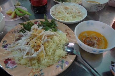 Cơm gà – đặc sản “thượng phong” phố Hội